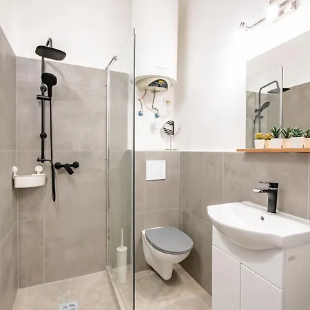 Cozy Nest For Couples Apartament