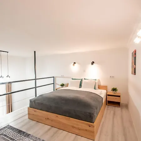 Cozy Nest For Couples Apartman
